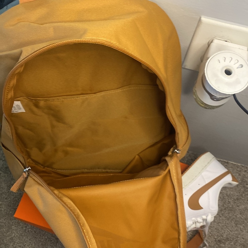 Nike Heritage Backpack - Picture 14 of 16